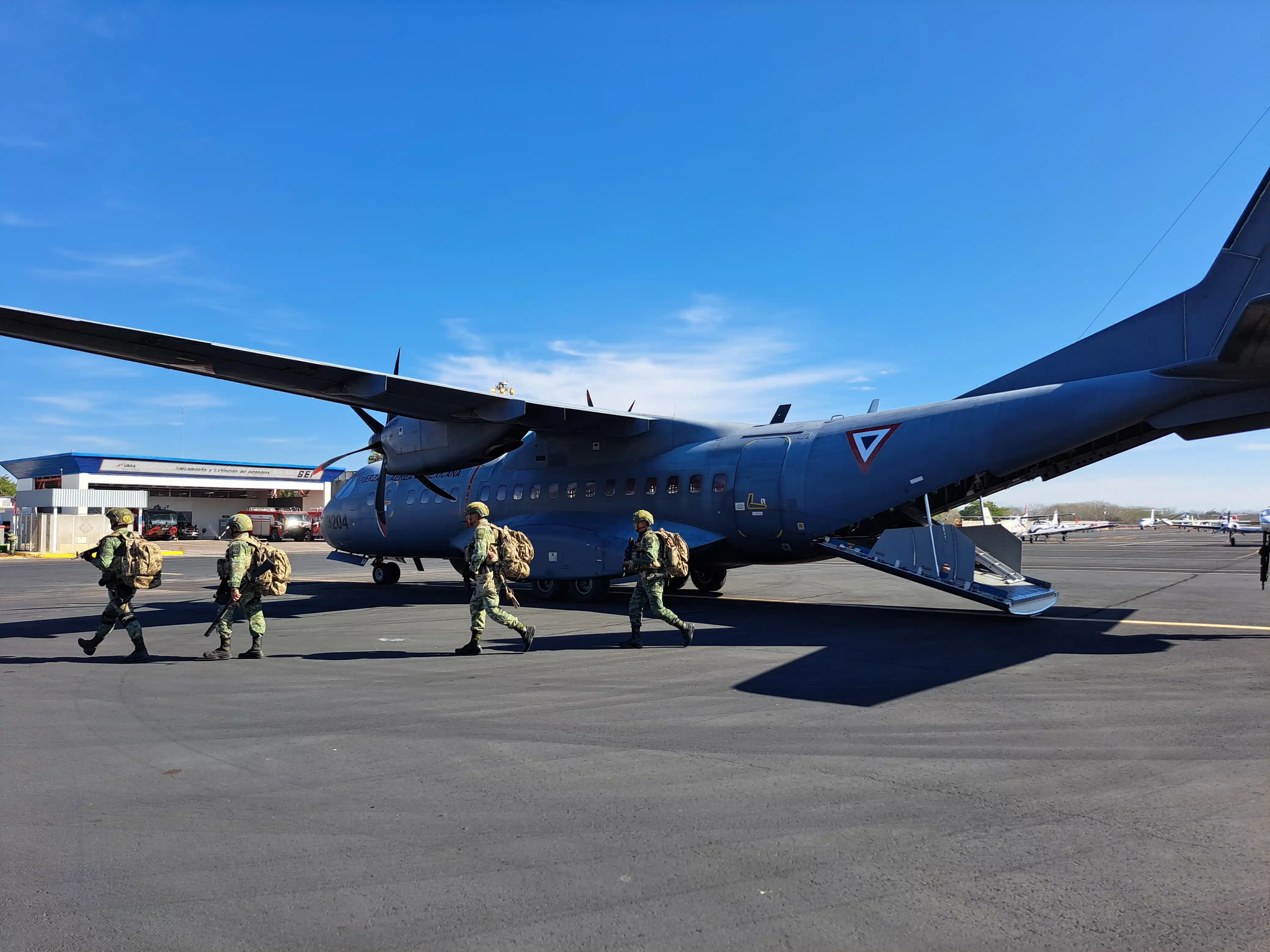 Militares arribando a Sinaloa.