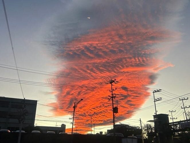 ¡Espectacular! Habitantes de la CDMX son sorprendidos con hermosas nubes lenticulares