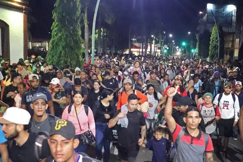 Nueva caravana migrante desafía políticas de Trump y sale de Tapachula a EU