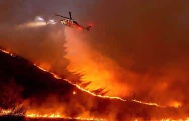 Nuevo incendio en Ventura empeora crisis por fuertes vientos en California