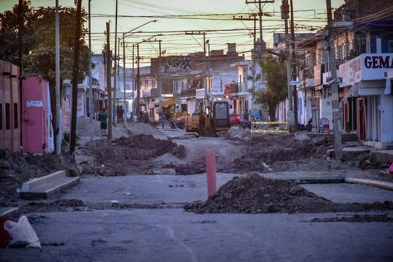 Obra-de-pavimentación-en-la-avenida-Insurgentes-en-Mazatlán