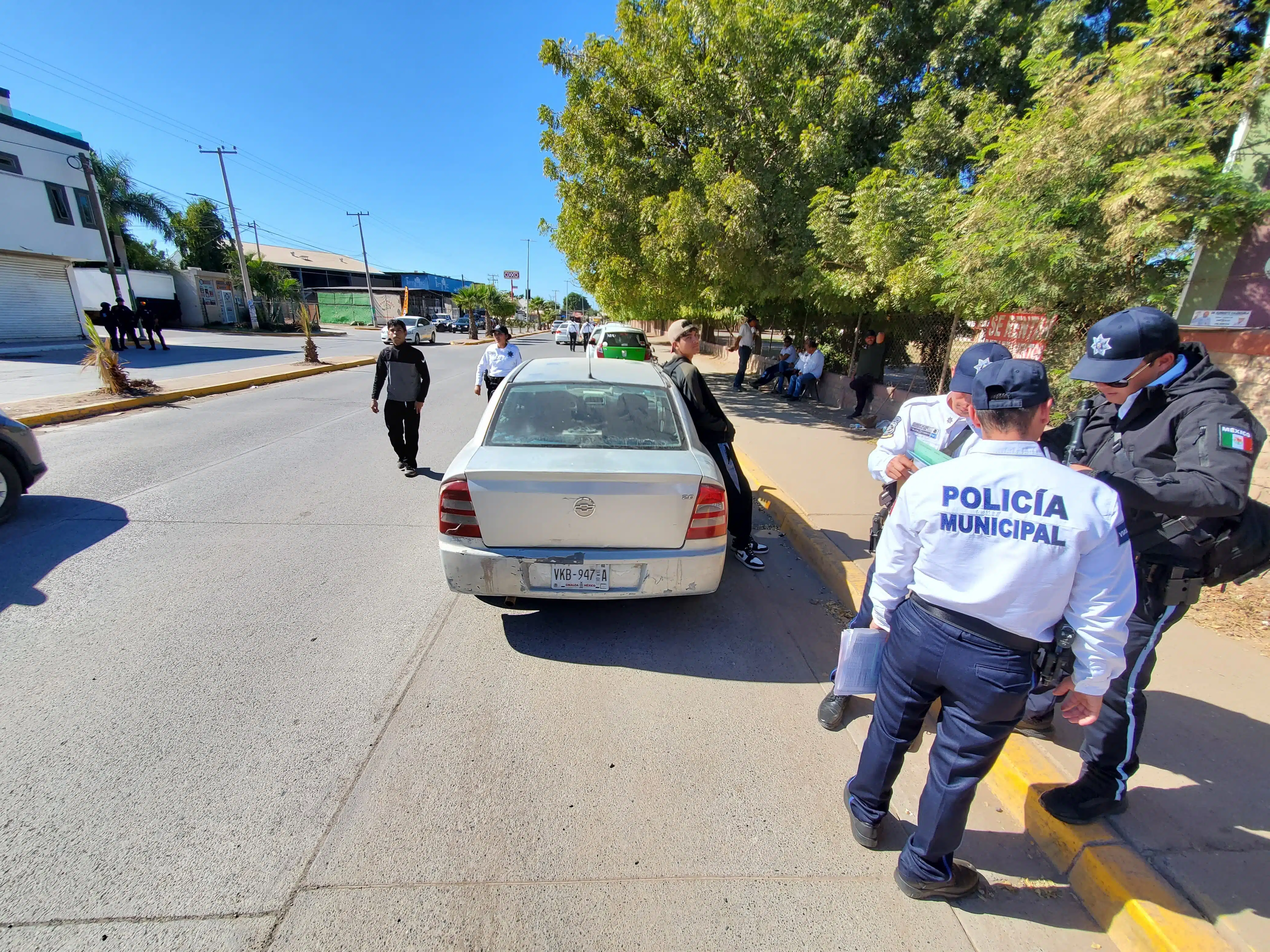 Policía Municipal de Guasave realizando operativos.