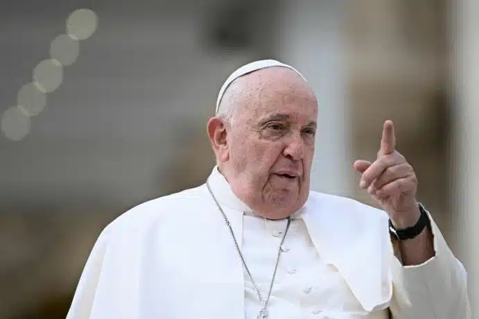 Papa Francisco critica las deportaciones de Trump; sería una desgracia