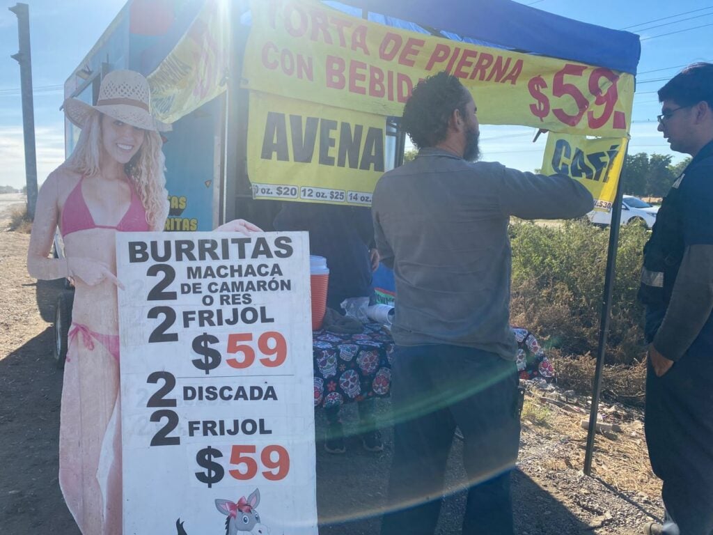 Puesto de tortas en la carretera México 15