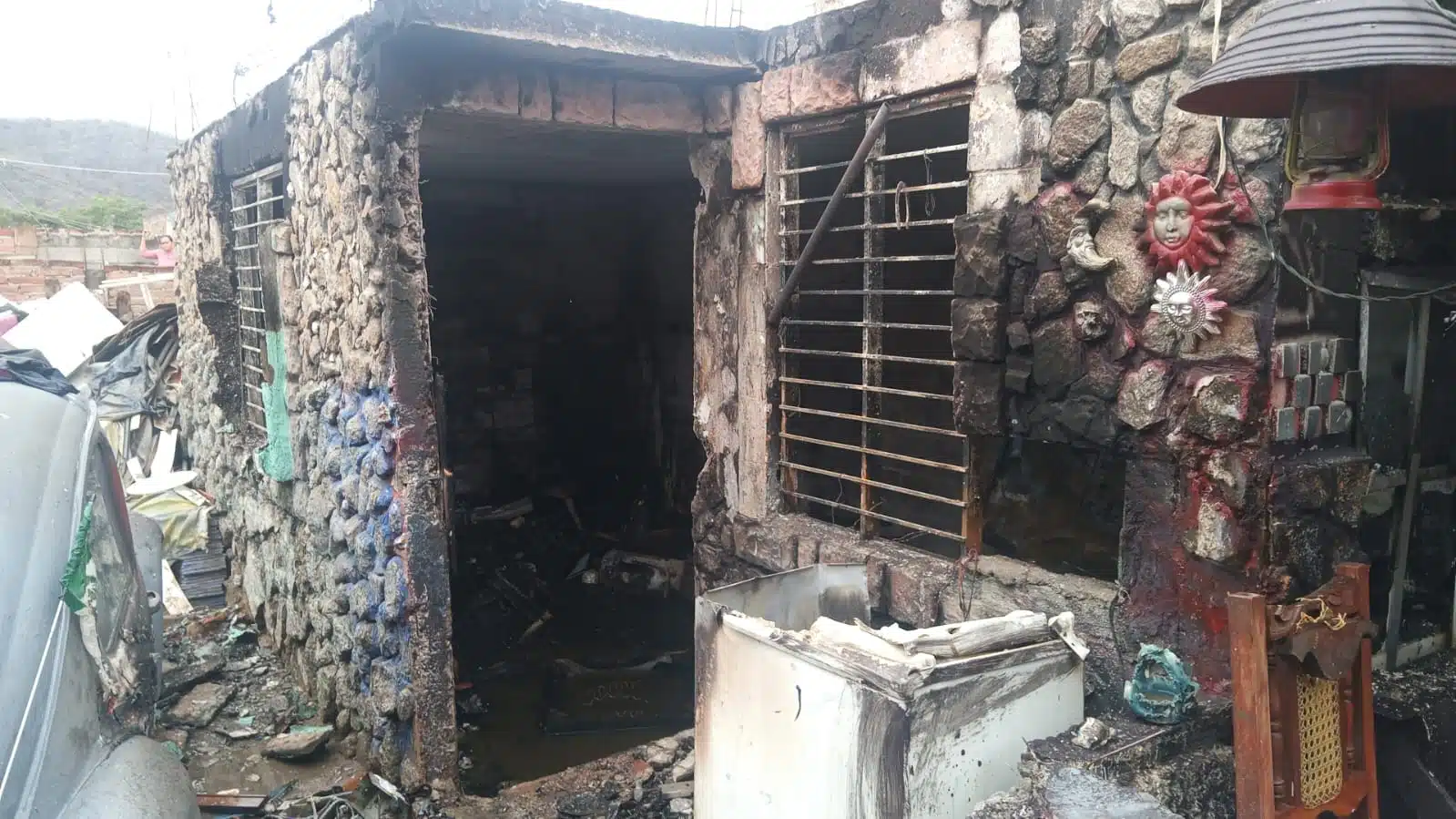 Se incendia taller mecánico en la colonia Hacienda Urías, Mazatlán