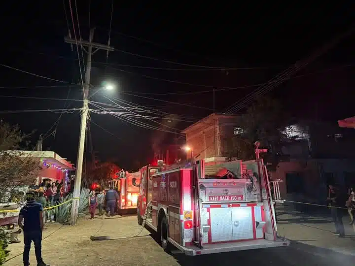 Se registra fuerte incendio en vivienda de Villa Unión, al sur de Mazatlán