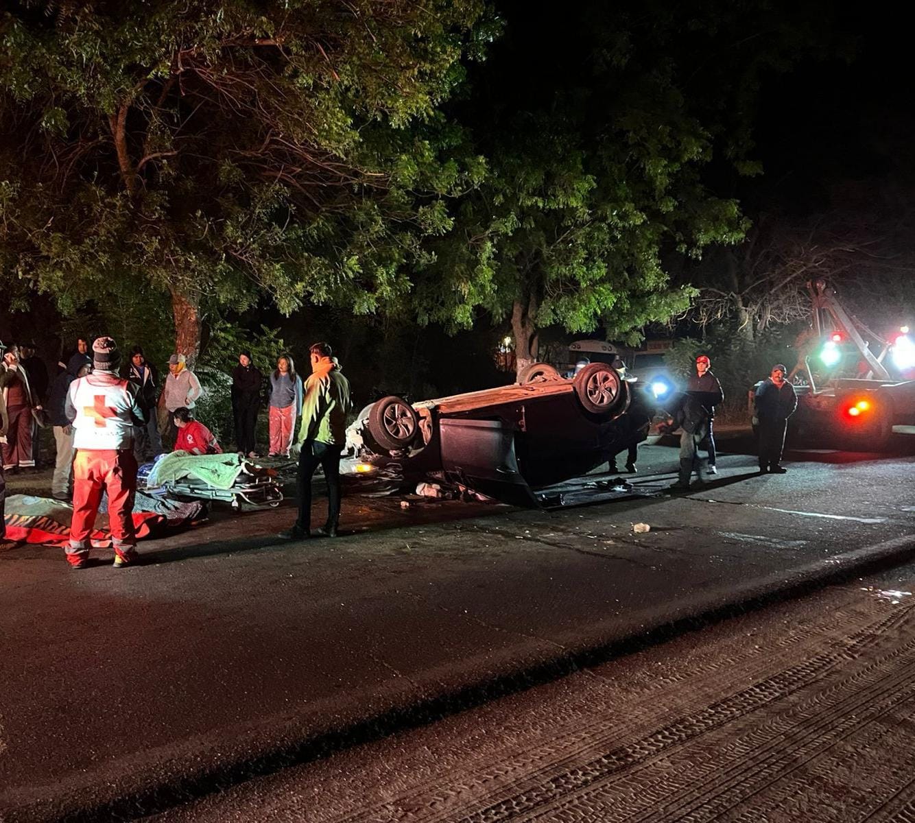 Se registra volcadura en la carretera Los Mochis-Choix