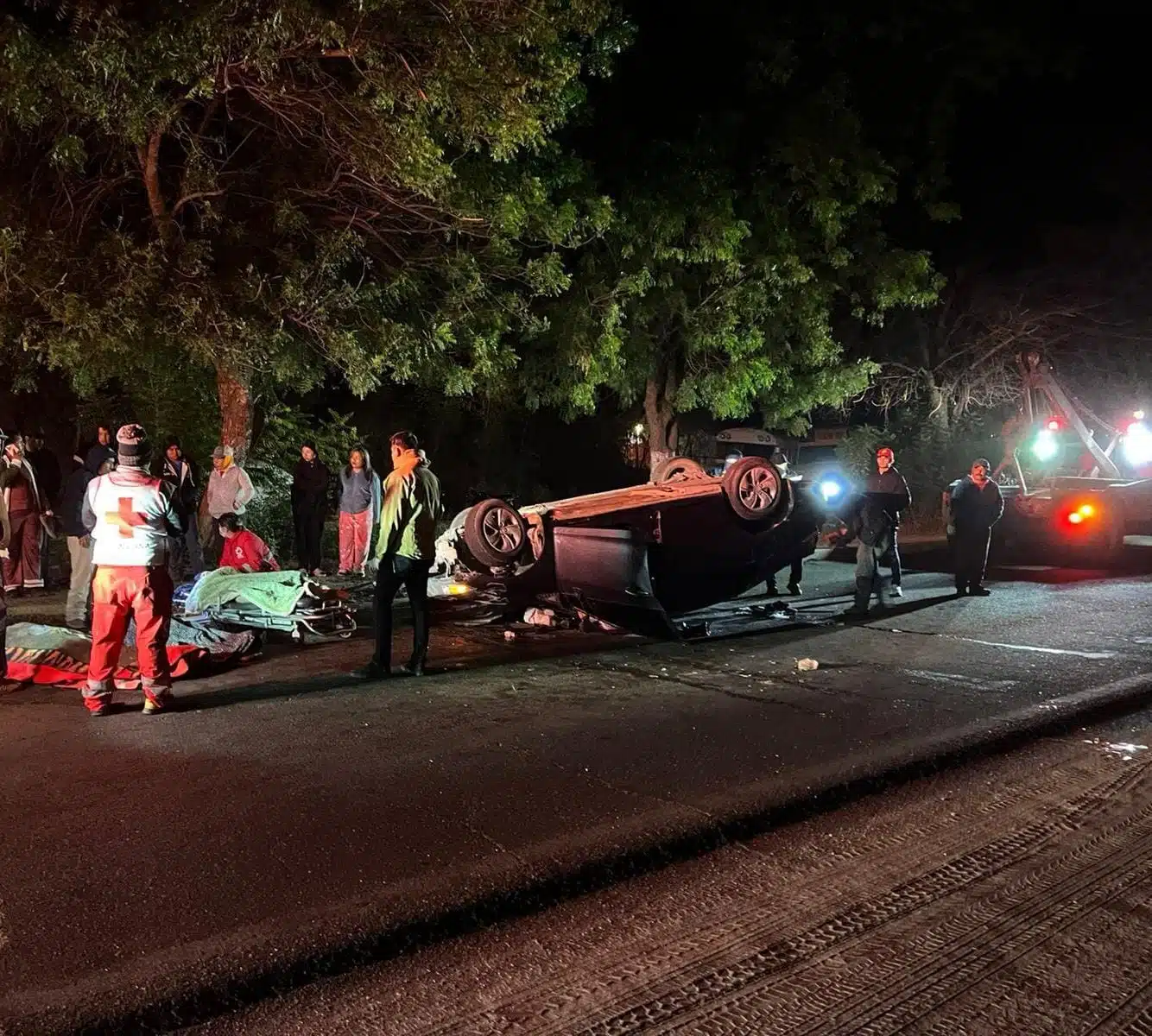 Se registra volcadura en la carretera Los Mochis-Choix