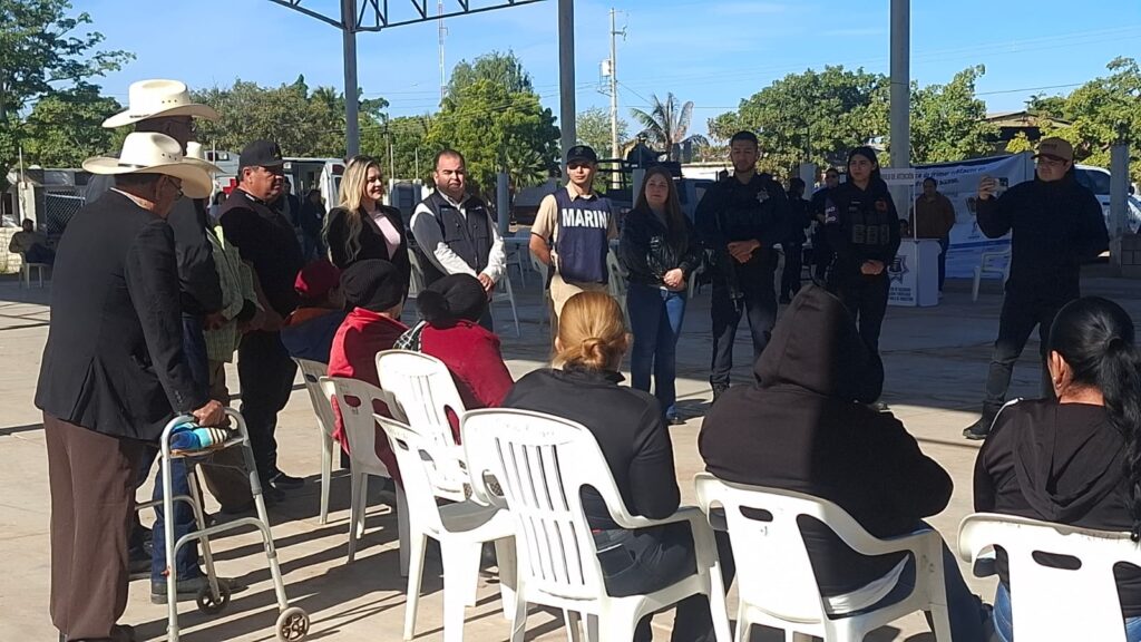 Marina y sector Salud en jornada m´pedica en comunidades de Angostura