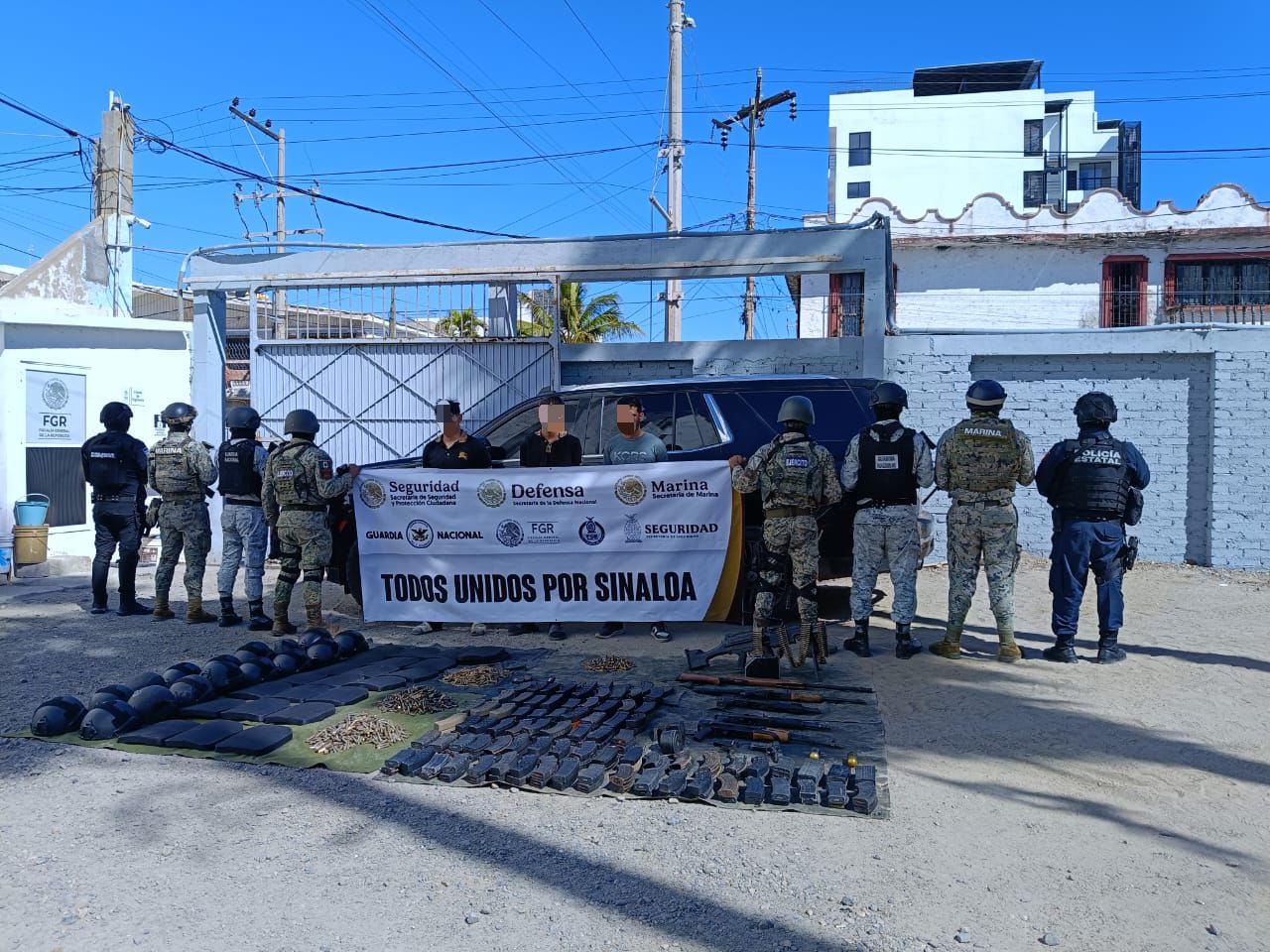 Tras enfrentamiento en San Francisquito, Mazatlán, decomisan armamento, equipo táctico y vehículos