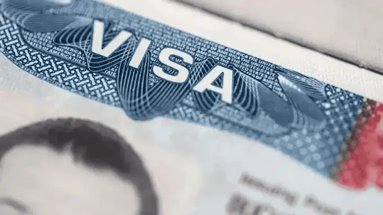 ¿Expiró tu visa? Checa cuánto cuesta renovar este documento sin entrevista en 2025