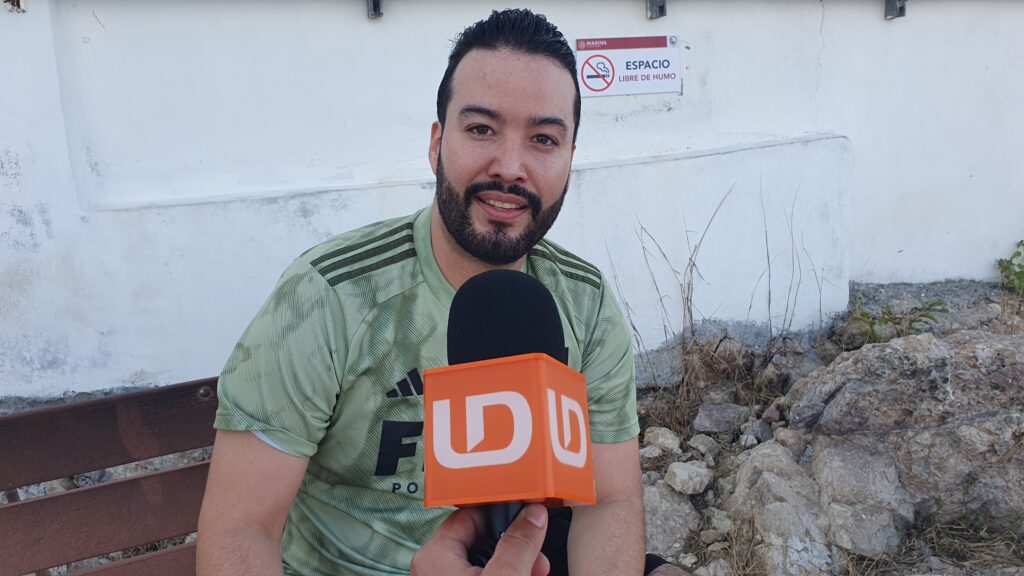 Entrevista de Línea Directa a visitante en el Faro de Mazatlán