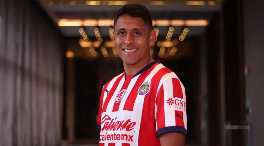 ¡Ya es oficial! Luis Romo es nuevo jugador de Chivas para el torneo Clausura 2025