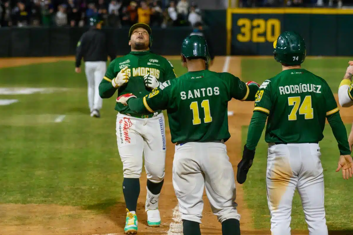 Yasmany Tomás con Cañeros de Los Mochis