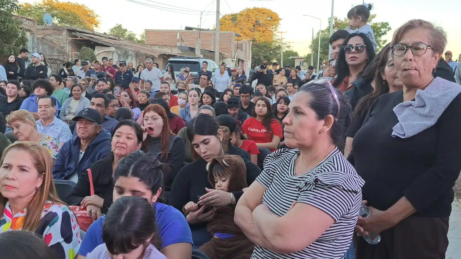 Después de 80 años: vecinos de la colonia Las Cucas tienen ya cuatro calles pavimentadas en Culiacán