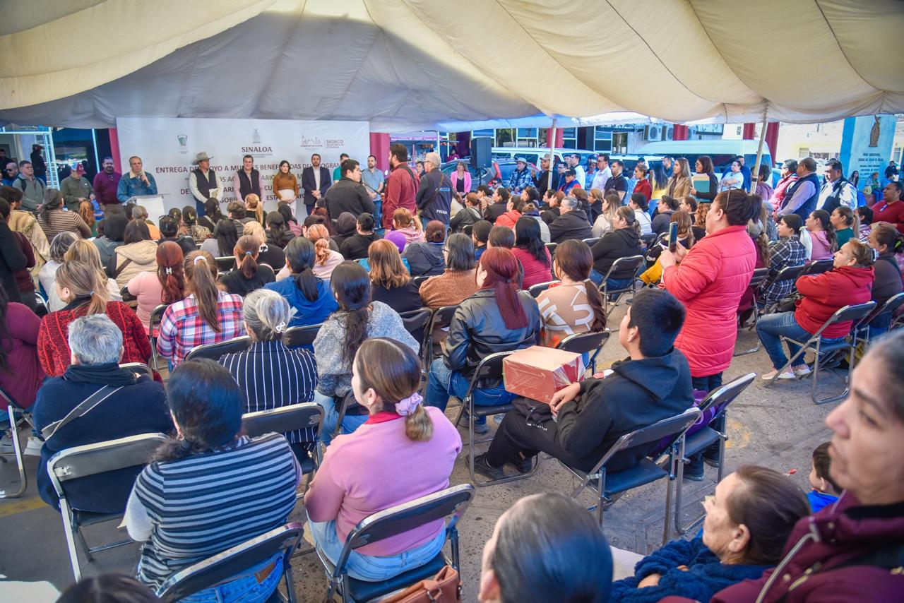 Entrega de apoyo del programa “Proyectos Agropecuarios para Mujeres”
