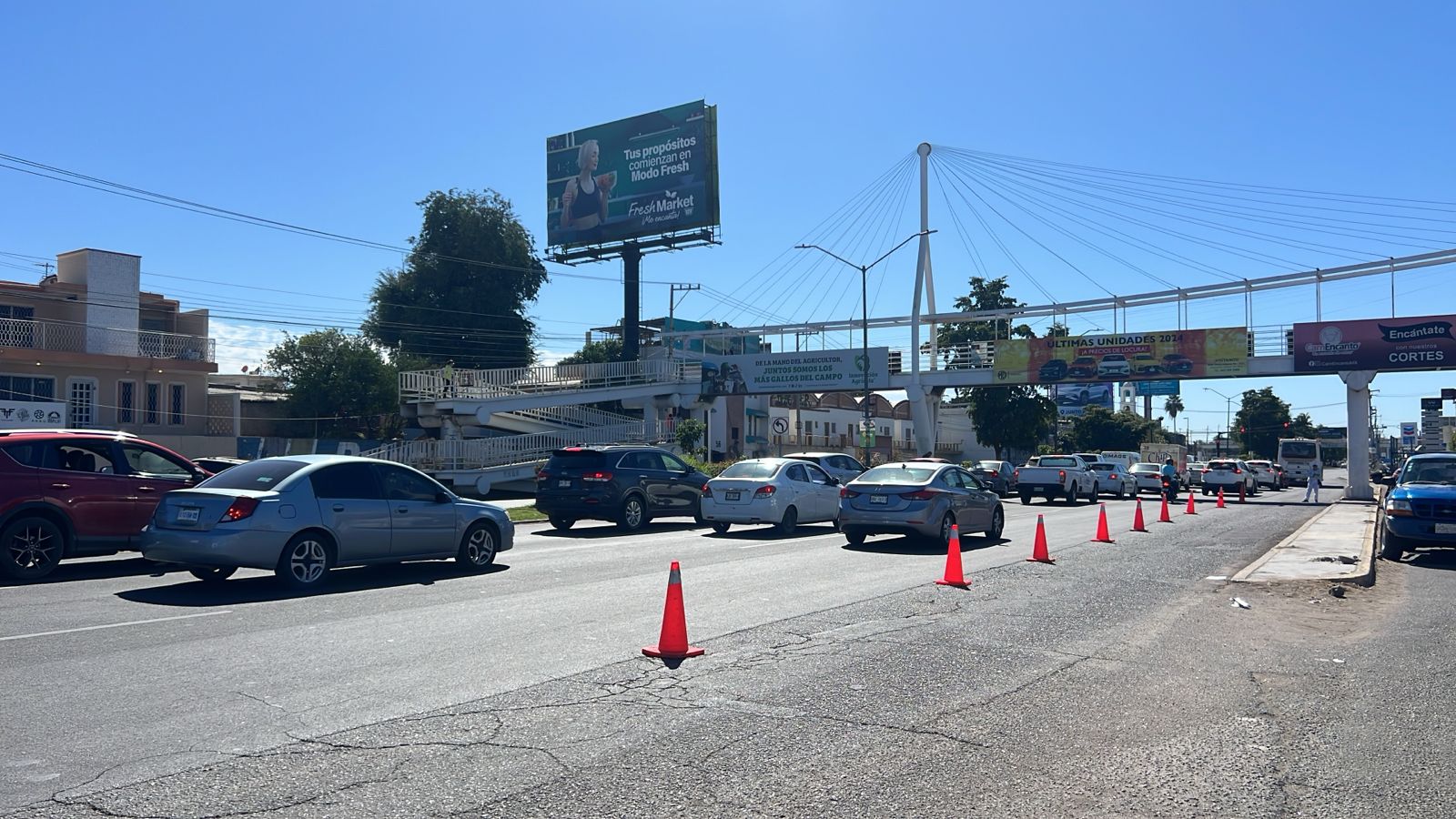 bloqueo de buloevar Pedro Infante en Culiacán