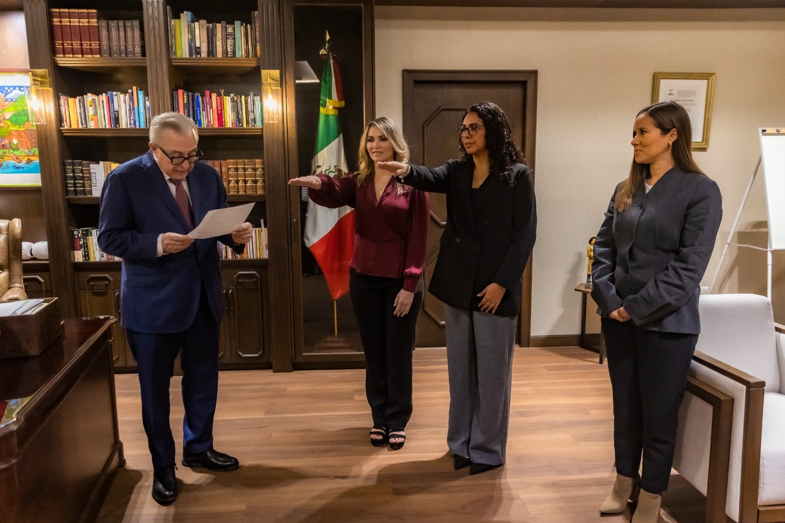 Toma de protesta de funcionarias