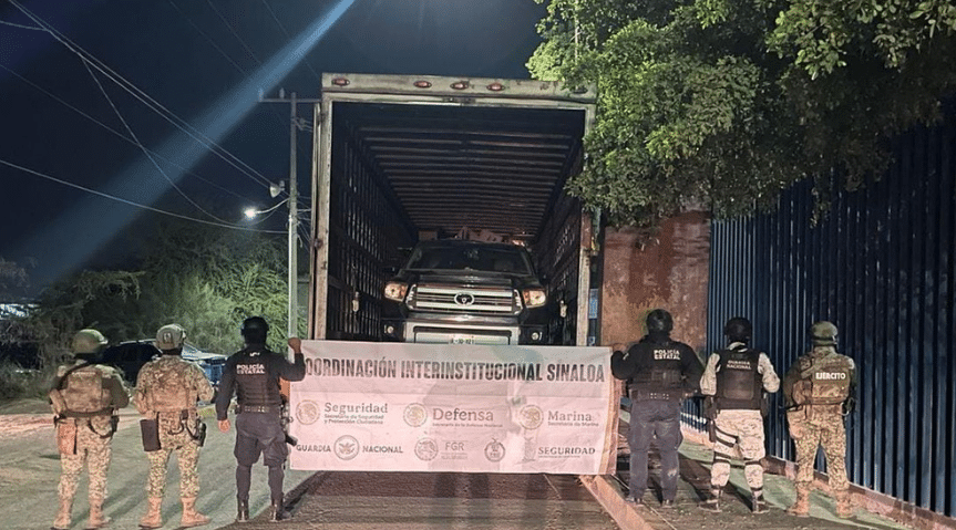 Recuperan camión de carga robada en Culiacán