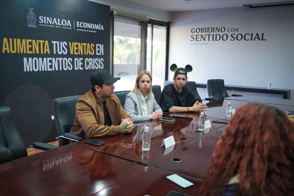 Consultores Disney en conferencia de prensa