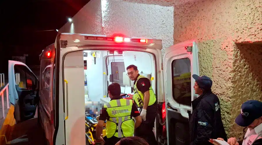 Adolescente en hospital tras chocar Motocicleta