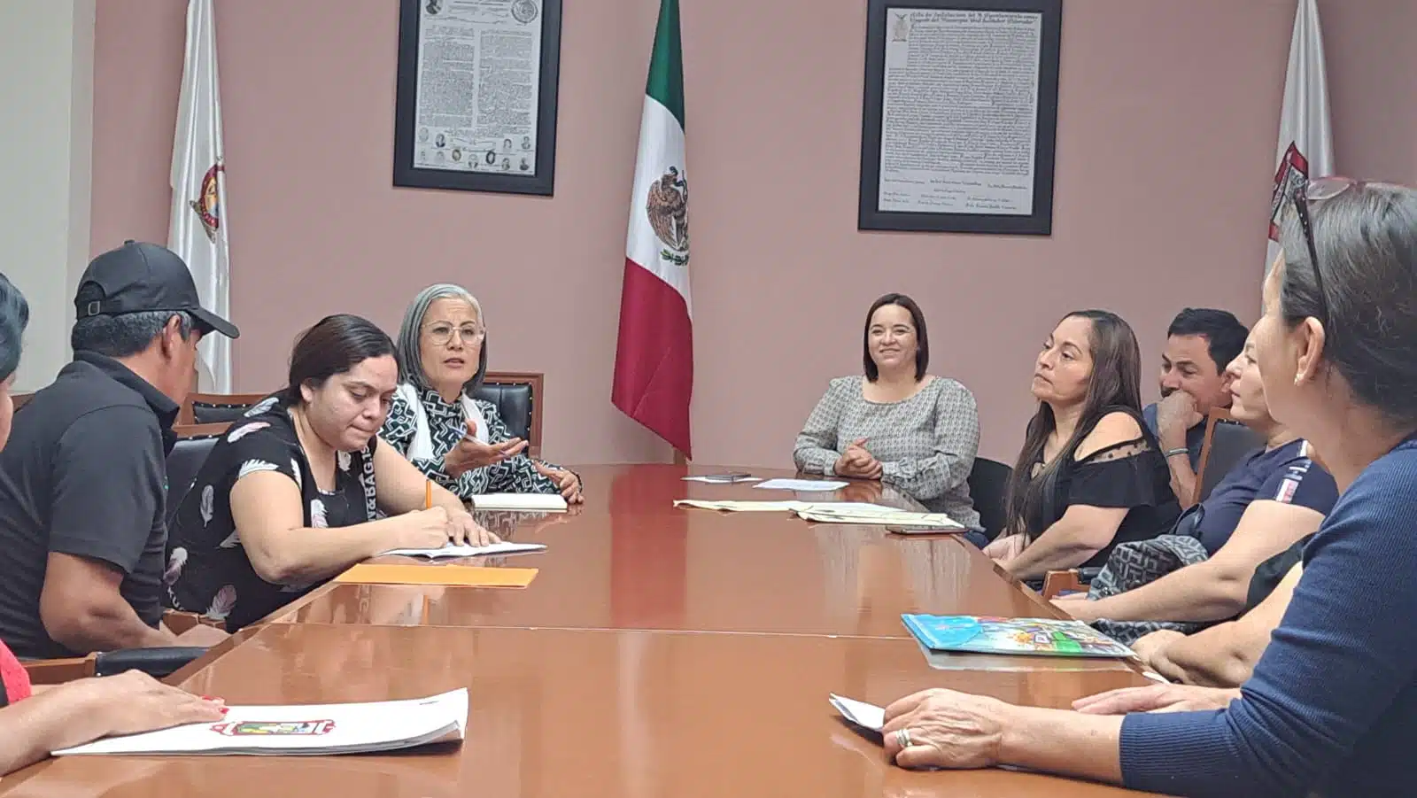 Reunión de cabildo del municipio de Salvador Alvarado