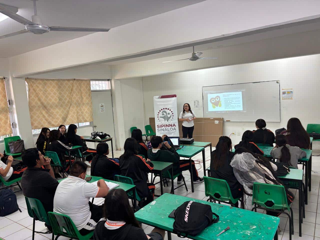 Capacitación “Amistad y amor en las relaciones adolescentes” por parte de Sipinna.