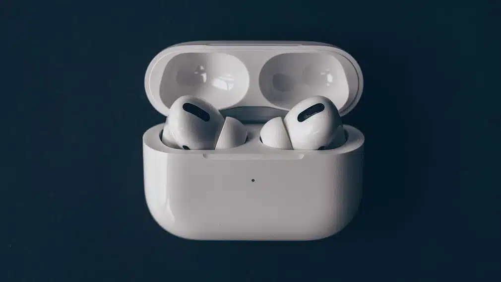 Apple trabaja en AirPods con cámaras para una nueva experiencia de usuario