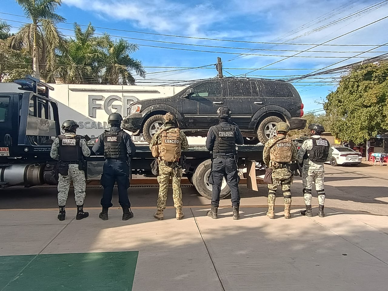 Localizan químicos para drogas, armamento de alto calibre y vehículos blindados en Oso Viejo, Quilá