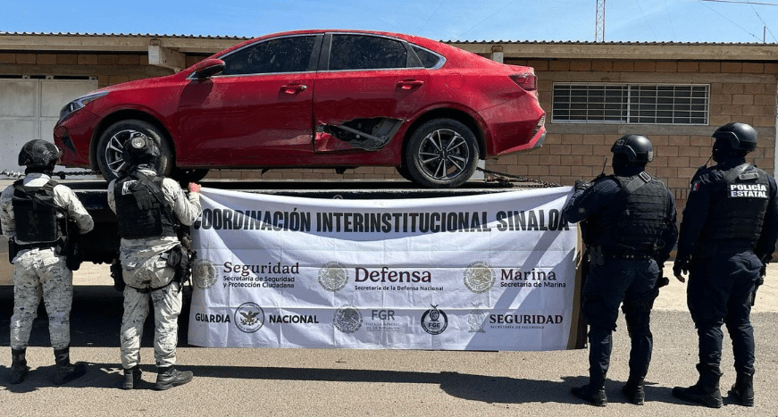 Policía de Sinaloa aseguran vehículo robado