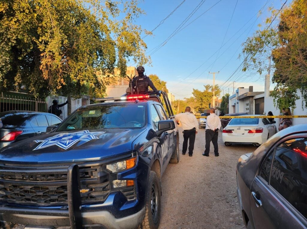 Policía Estatal en el lugar del hecho.