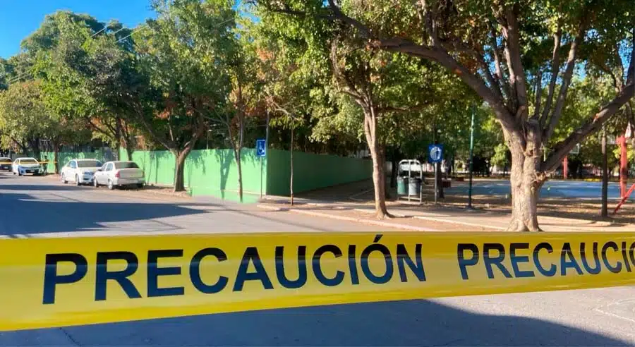 Zona acordonada donde fue encontrado el hombre asesinado a balazos.