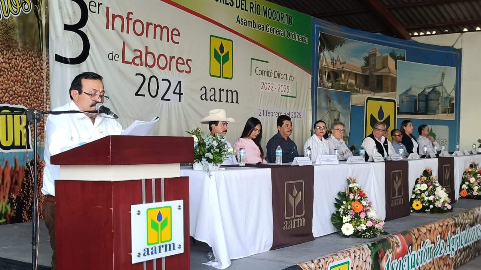 Toma de presidencia de Aurelio Lugo en asociacion agrícola