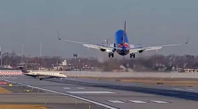 VIDEO: Avión de Southwest Airlines estuvo por chocar con jet privado en Chicago; así logró evitarlo