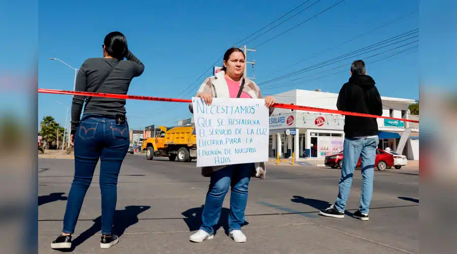 Padres y madres mochitenses se manifestaron ante el retraso de los funcionarios de SEPyC