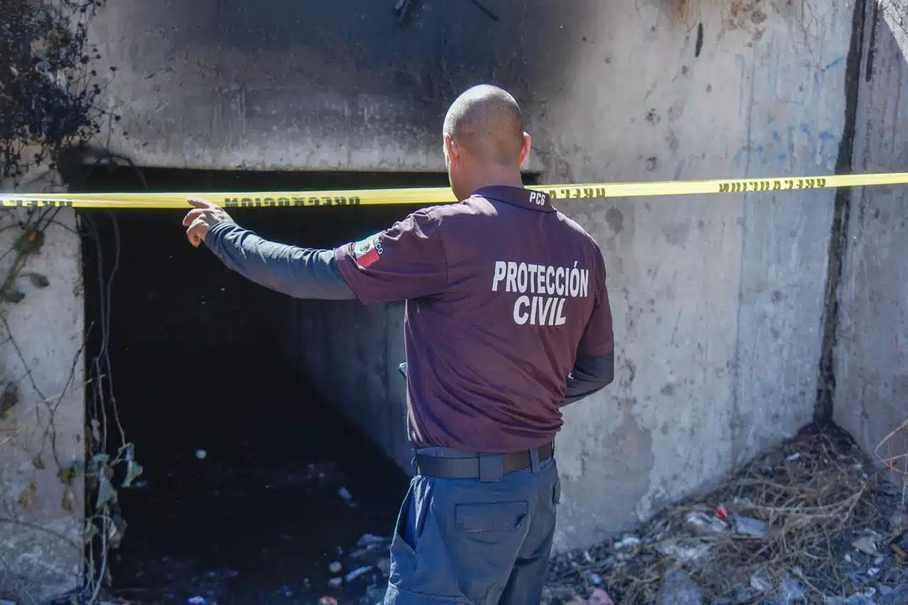 Canal pluvial vandalizado en Los Mochis. Ahora deberán demoler el canal pluvial y hacer un tubo de concreto para que no sea víctima de futuros actos de vandalismo.