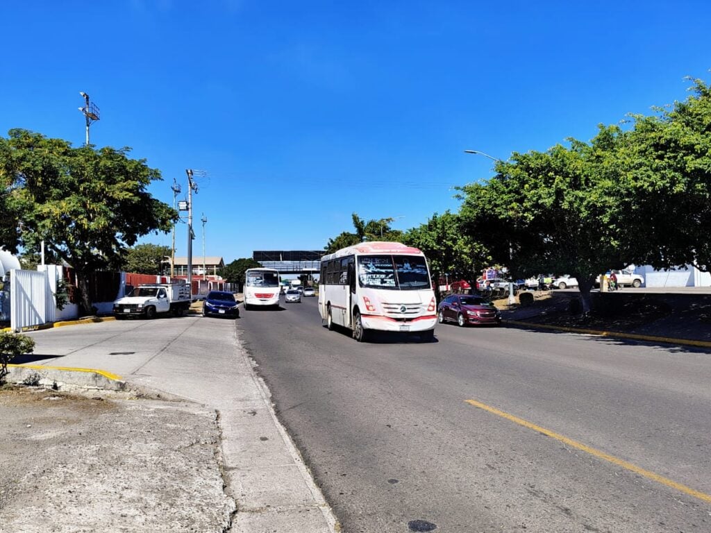 Camiones urbanos en Mazatlán.