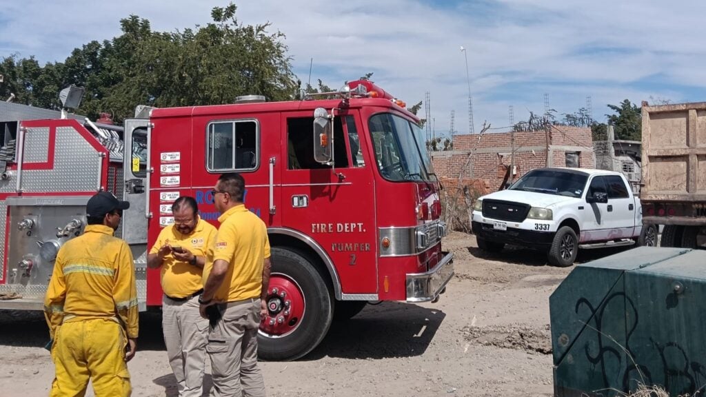 Bomberos y protección civil atienden reporte de incendio