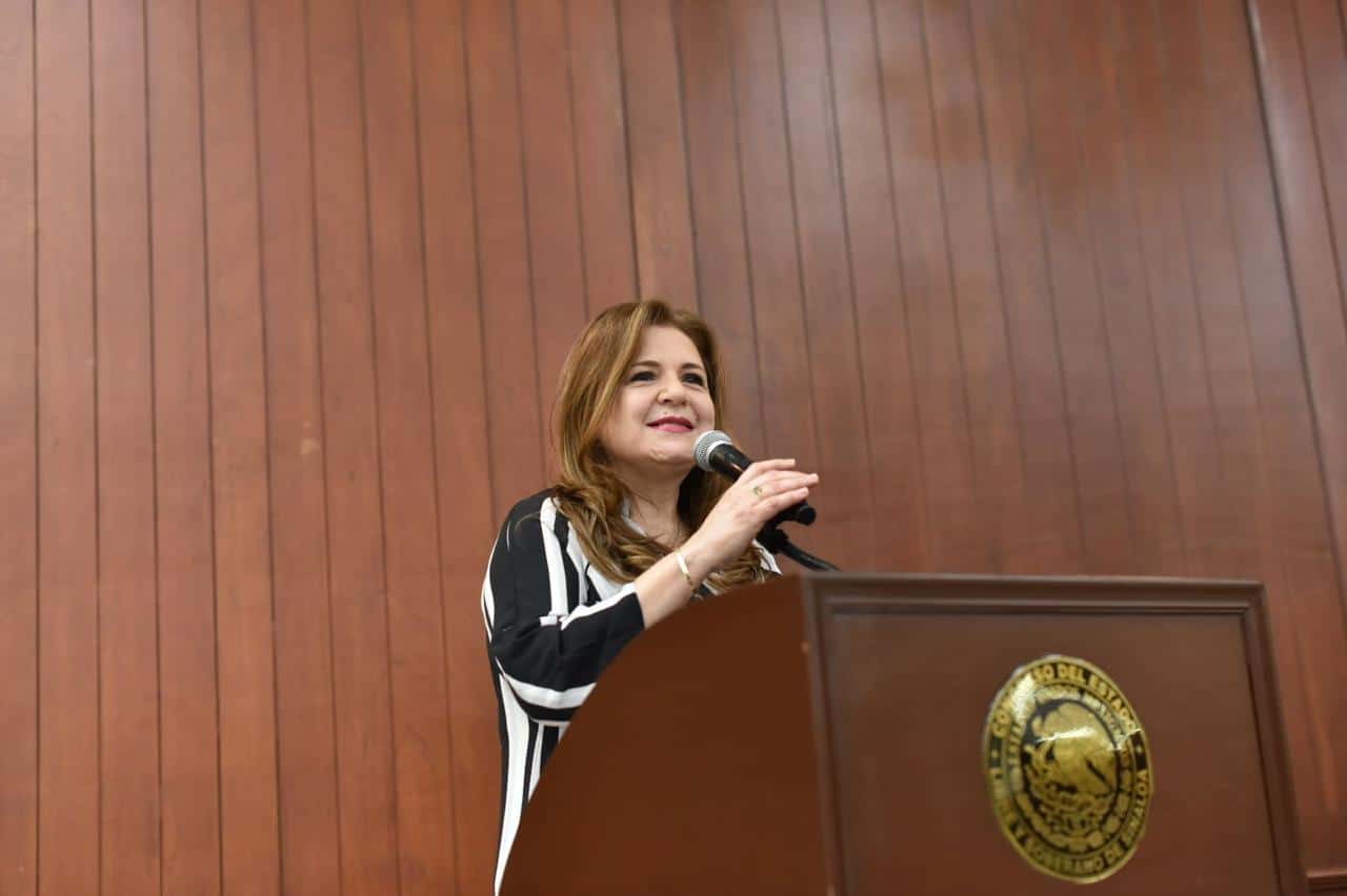 Empleados de la ASE en la disertación denominada “La Autoestima para el Desarrollo Laboral”.