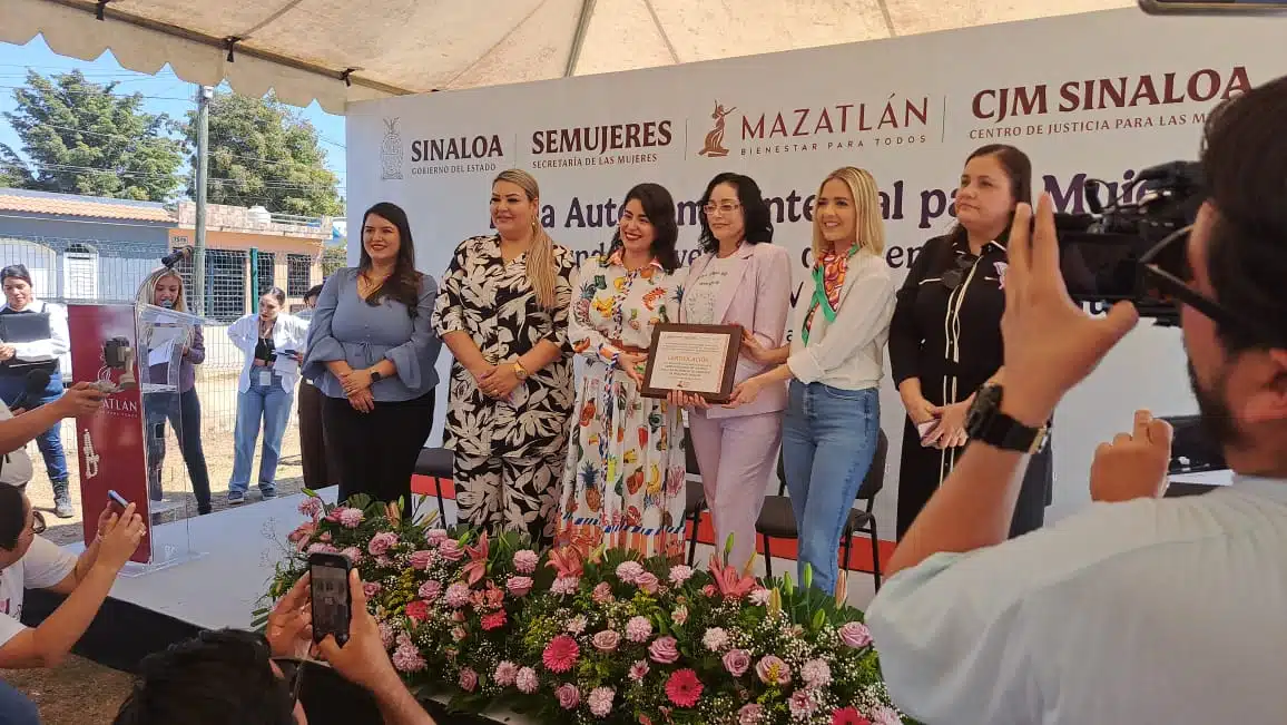 Celebración del segundo aniversario del Centro Regional de Justicia Para las Mujeres en Mazatlán.