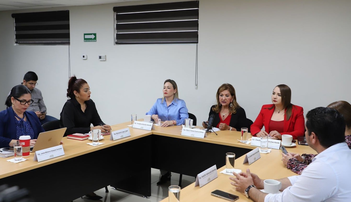 La fiscal Claudia Zulema y diputados de la 65 Legislatura