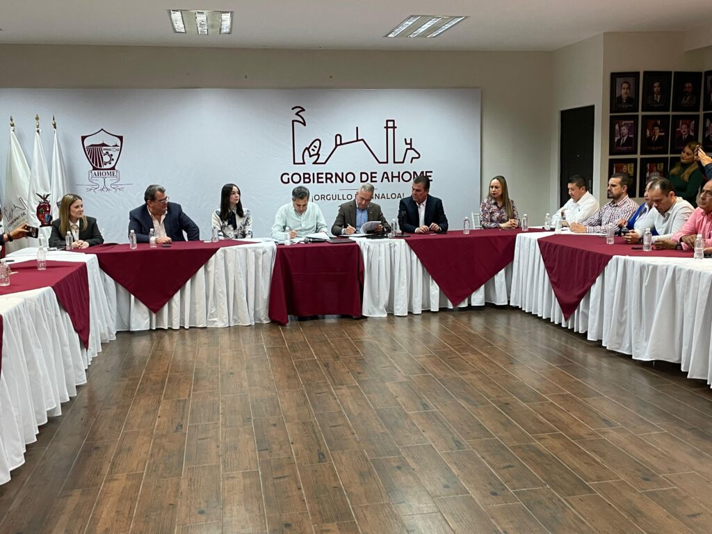 Firma de convenio entre el Ayuntamiento de Ahome y Accionarse A.C. 