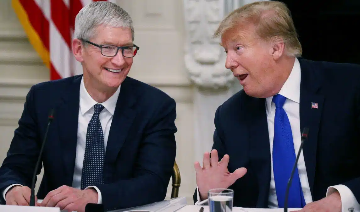 Trump anuncia que el CEO de Apple invertirá 