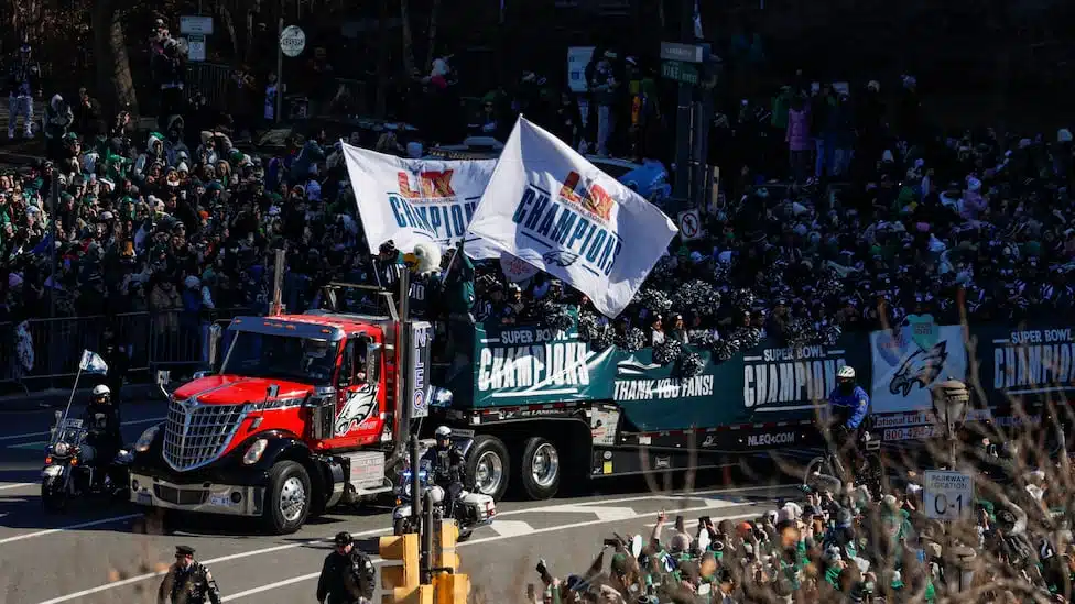 Tiroteo durante desfile de los Philadelphia Eagles por el Super Bowl LIX deja al menos 2 heridos