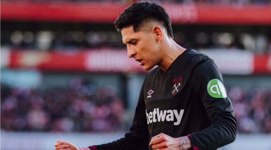 El jugador Edson Álvarez demostró la pasión que tiene por el Futbol marcando el punto para su equipo