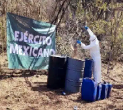 Ejército destruye 8 “narcolaboratorios”, asegura armas, municiones y tres vehículos en Culiacán