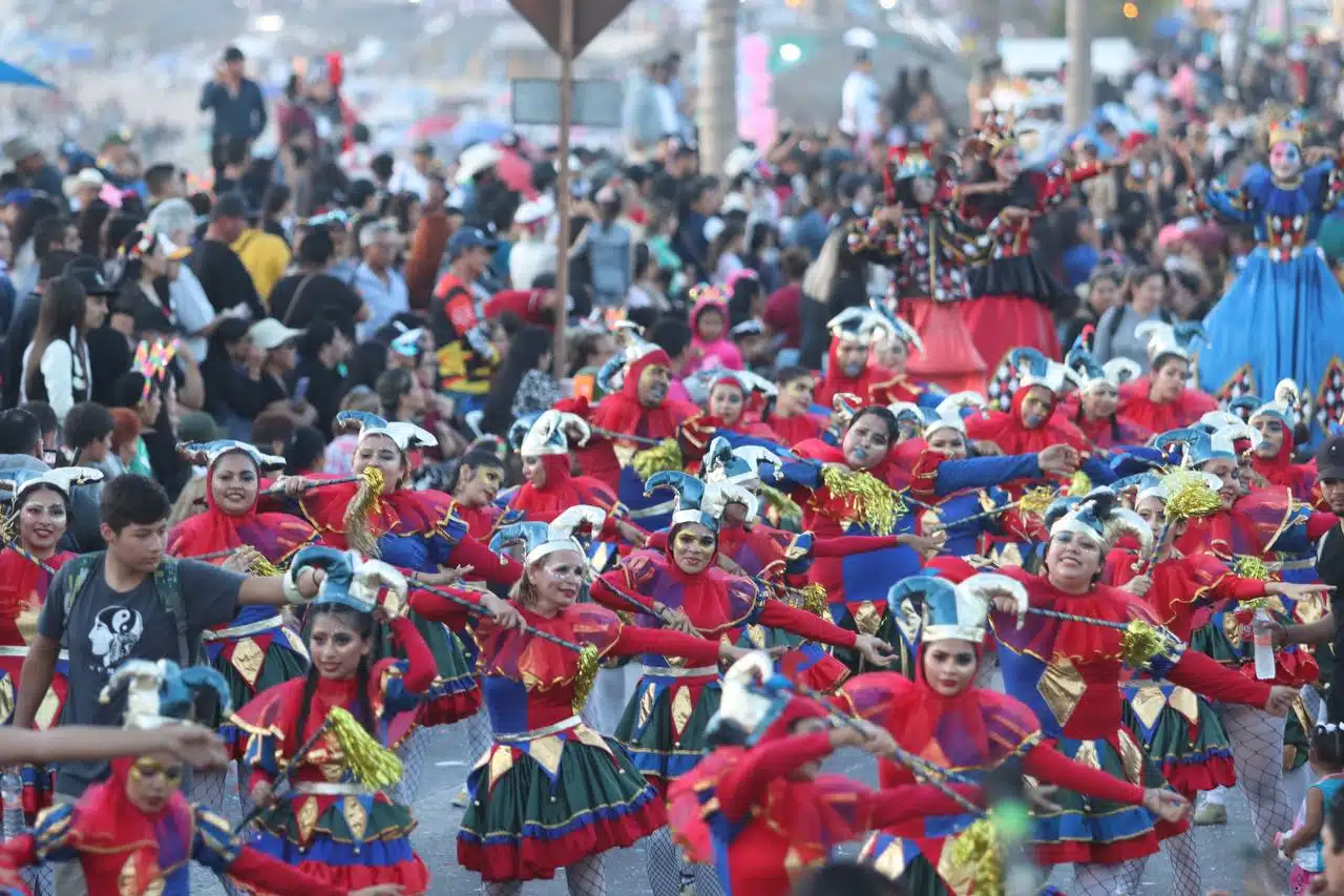 Bailarinas en Carnaval de Mazatlán