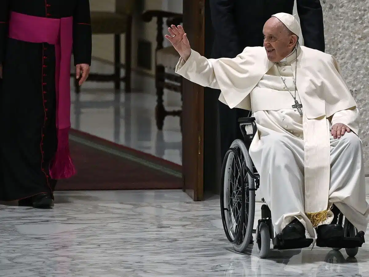 El Papa muestra signos de recuperación