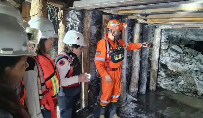 Elementos de PC en mina de El Pinabete