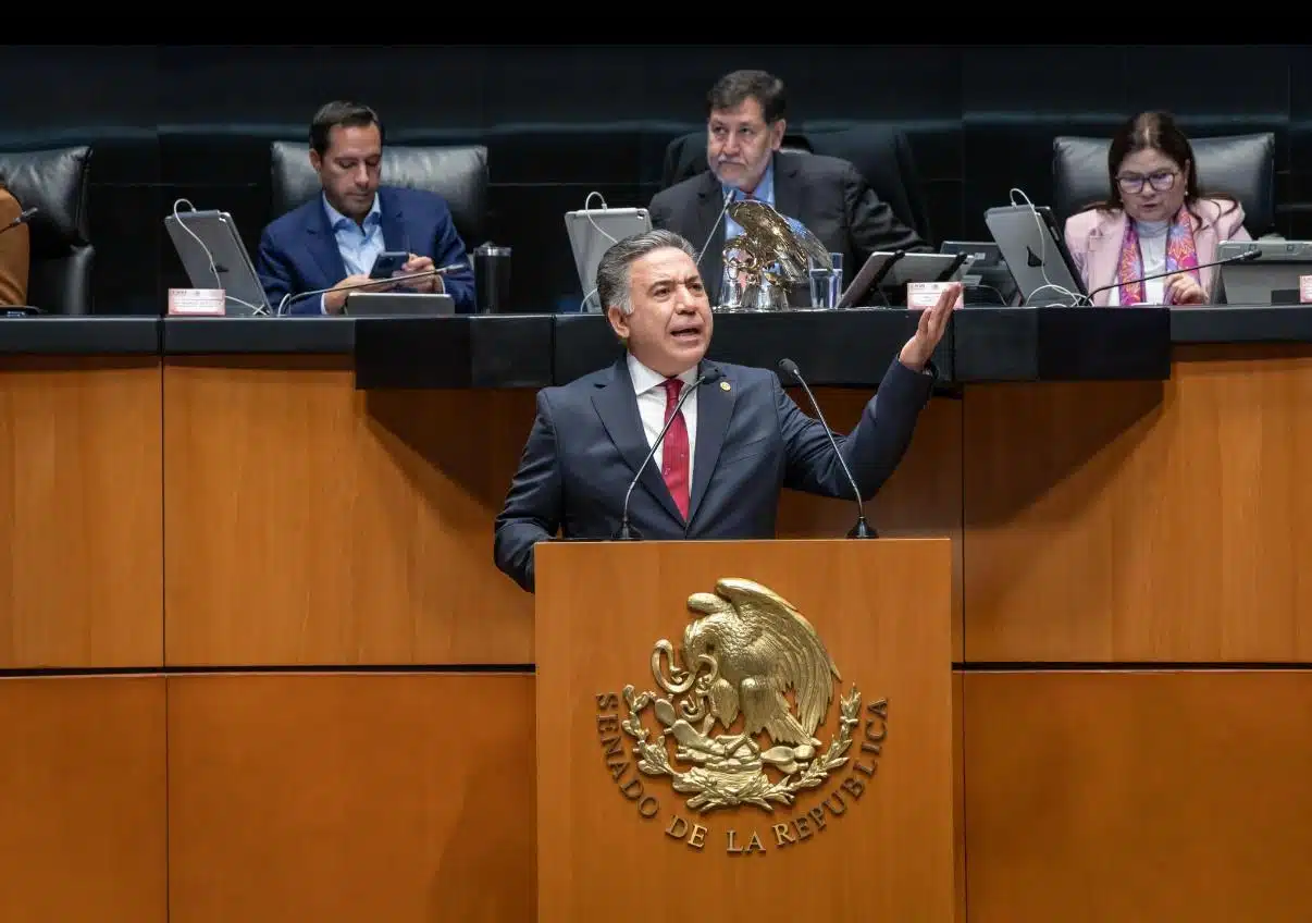 Enrique Inzunza en el Senado de la República